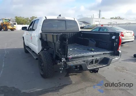 2021 Toyota Tacoma Sr5 V6 z USA, uszkodzony, nr VIN 3TMAZ5CNXMM157651